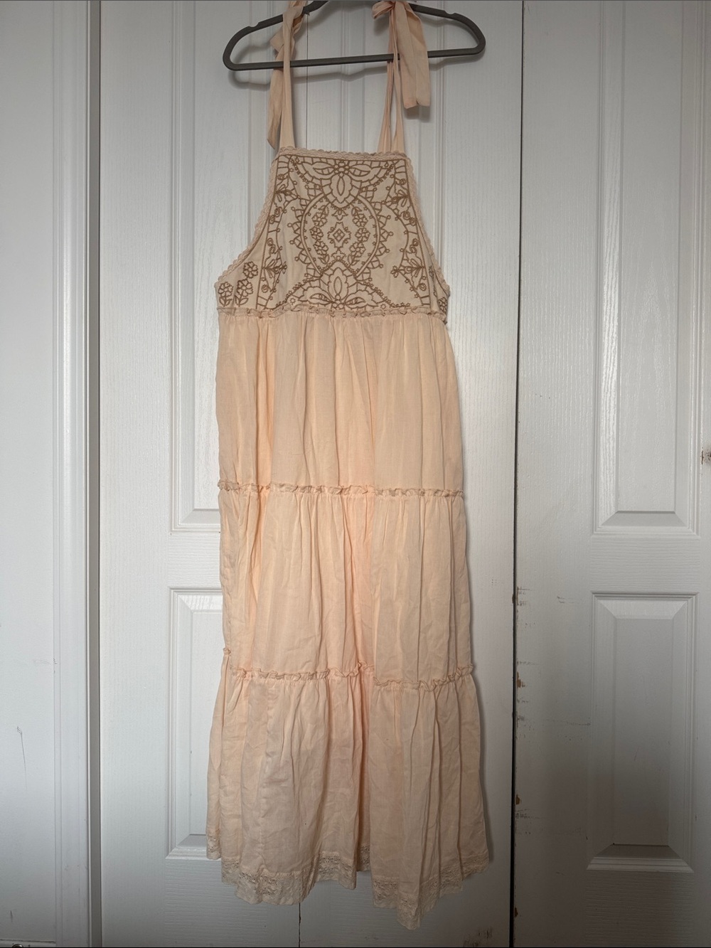 In Loom Peach Cream 100% Cotton Embroidered Tiered Maxi Dress Size L Tie Shoulde